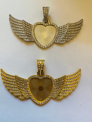 Open image in slideshow, Custom Rhinestone Heart shaped winged pendant
